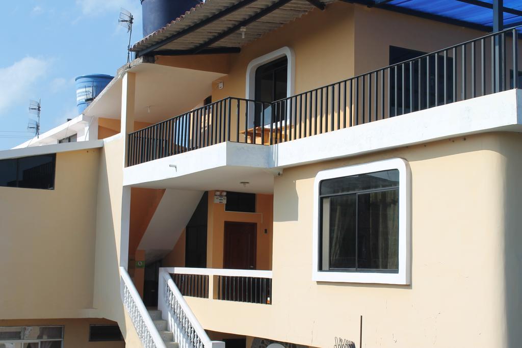 Dolphin House Puerto Baquerizo Moreno Exterior foto